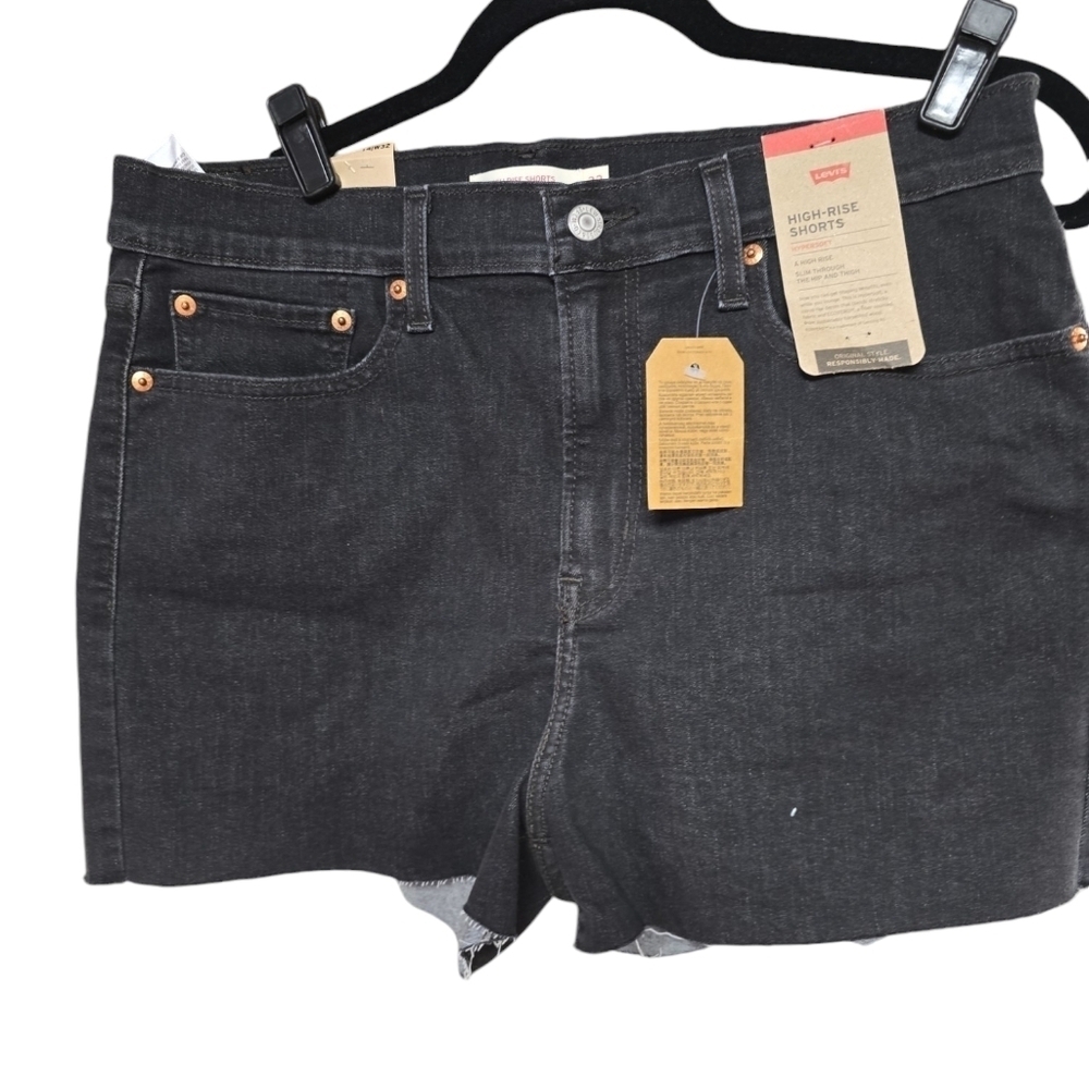 Levi's High Rise Black Denim Shorts 14/32.. Waist 16" laying  flat